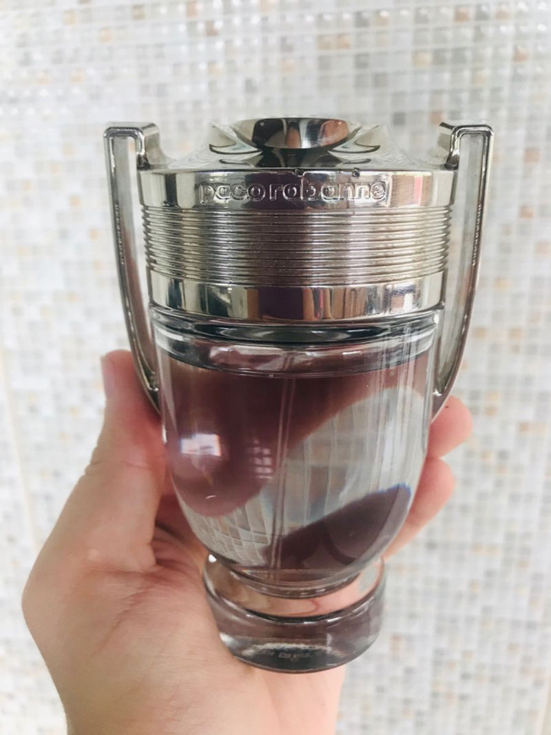 15- 5 PERFUMES + 1 REGALO (Eros+bleu+ sauvage+invictus+club de nuit + perfumero)