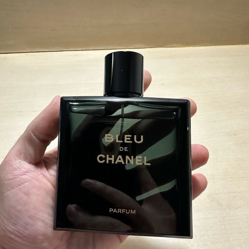 13 - 5 PERFUMES + REGALO (Bleu de chanel, Sauvage, Invictus Black, 212 Black, 1 million +perfumero)