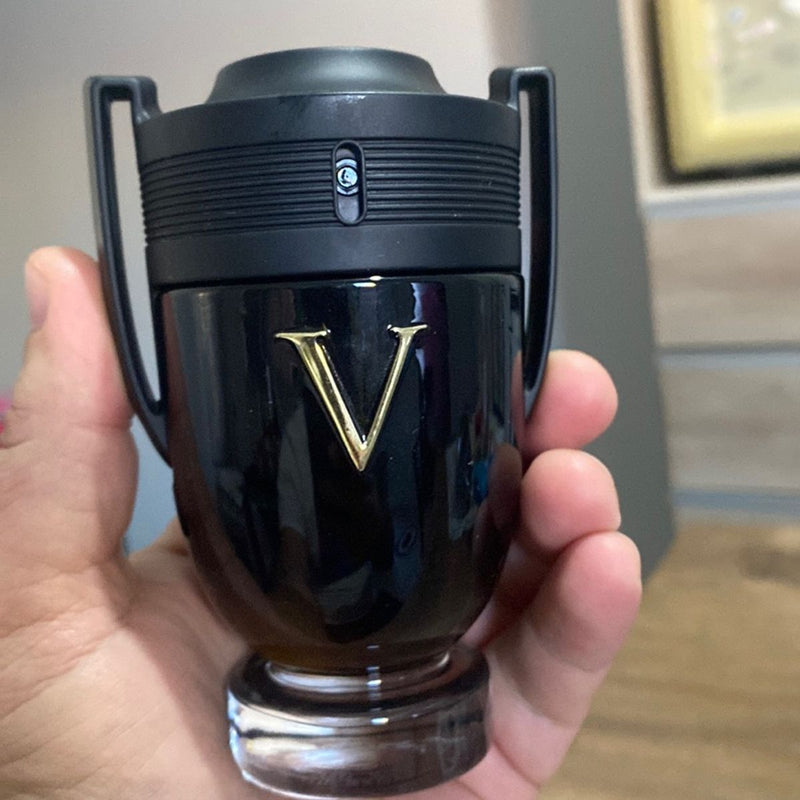 13 - 5 PERFUMES + REGALO (Bleu de chanel, Sauvage, Invictus Black, 212 Black, 1 million +perfumero)