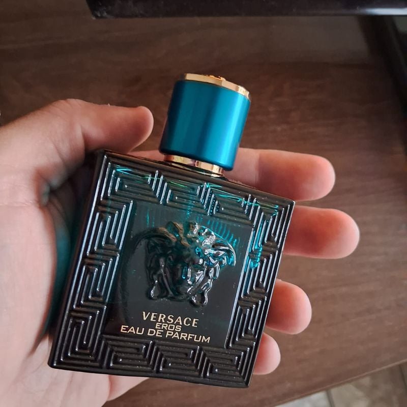 15- 5 PERFUMES + 1 REGALO (Eros+bleu+ sauvage+invictus+club de nuit + perfumero)