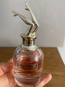 11 - 4 PERFUMES + 1 REGALO (Thank u next+chanel 5+cloud+scandal dama)