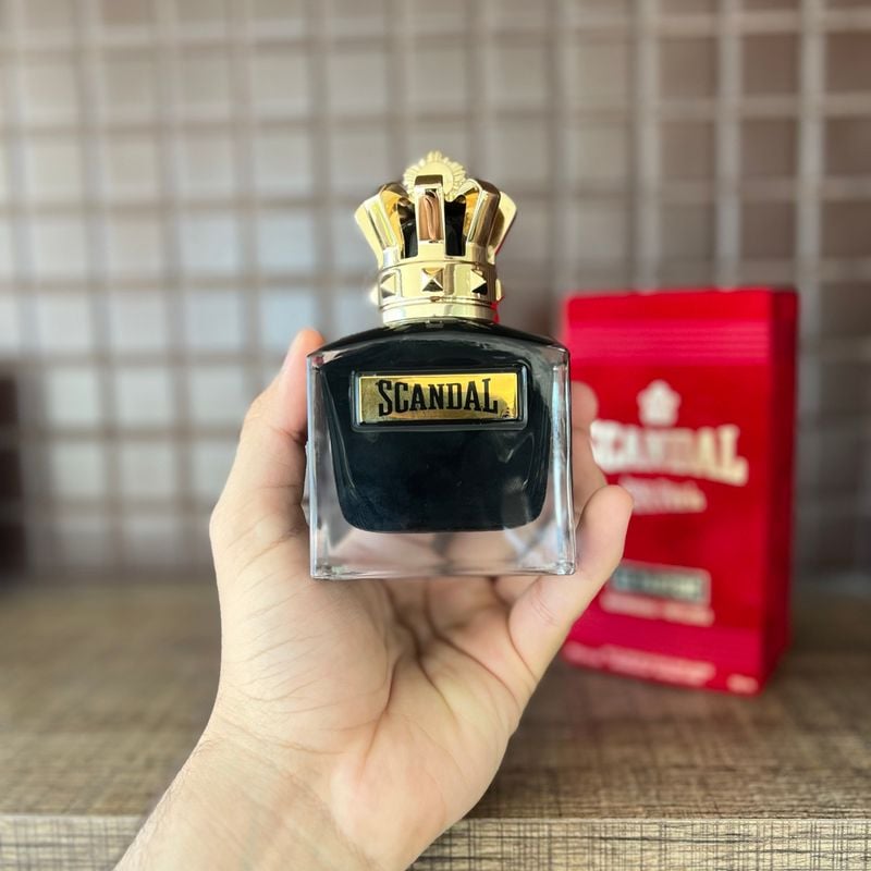 21 - 4 PERFUMES + REGALO (Khamrah -  Montale -Scandal -Asad + Perfumero)
