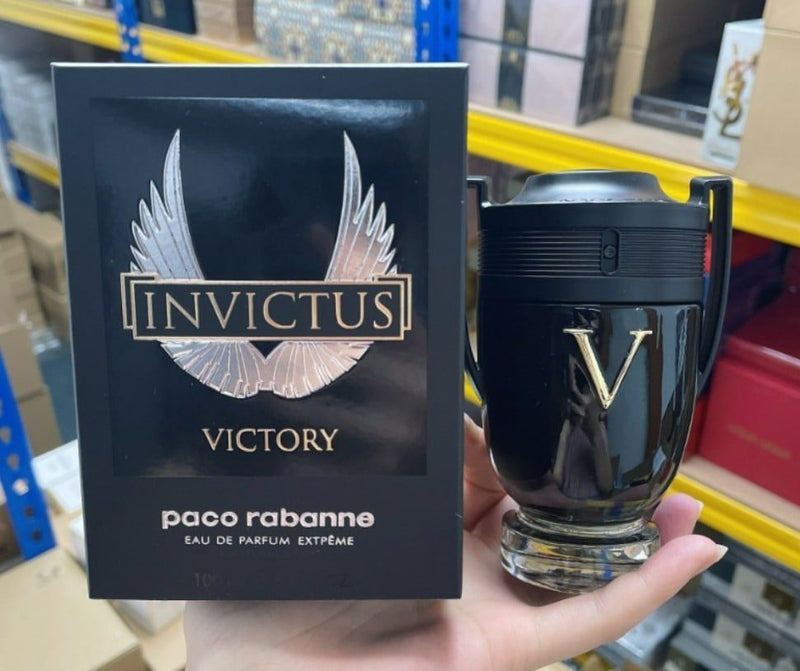 13 - 5 PERFUMES + REGALO (Bleu de chanel, Sauvage, Invictus Black, 212 Black, 1 million +perfumero)